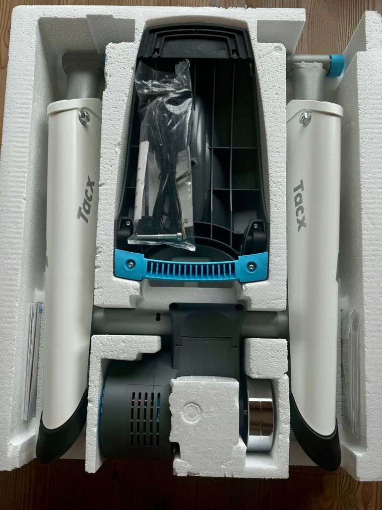 Used Tacx Flow Smart bike — image 3 of 6