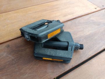 Used Decathlon Flattop Pedals 2024 Drivetrain & Pedals