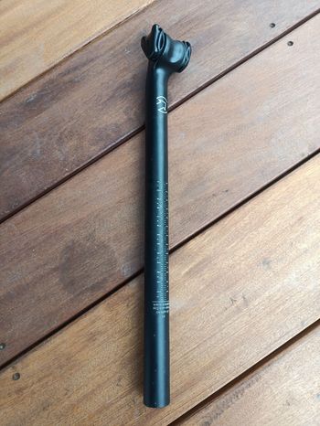 Used Pro LT Seatpost 20mm offset 2025 bike — image 2 of 5