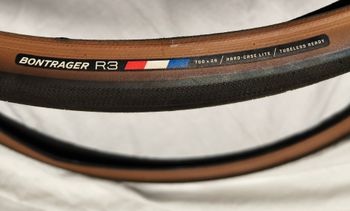 Bontrager, R3Bontrager R3 Hard-Case Lite 700x28