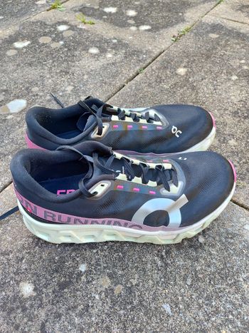 On Running, Cloudmonster Hyper