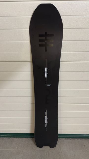 Used Burton Skeleton Key Snowboard Snowboarding & Splitboarding