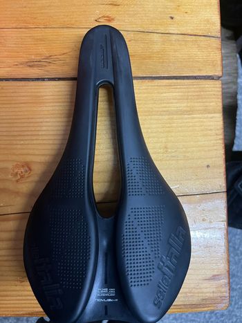 Used Selle Italia Superflow Saddle 2025 bike — image 1 of 3
