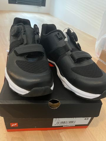 Used Massi Stone Cycling Shoes