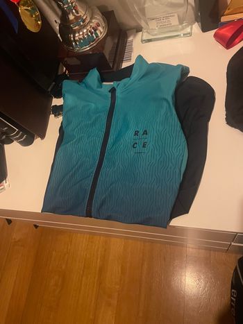 Used Race Face Sports Top with Removable Padding Dora bike — image 1 of 2
