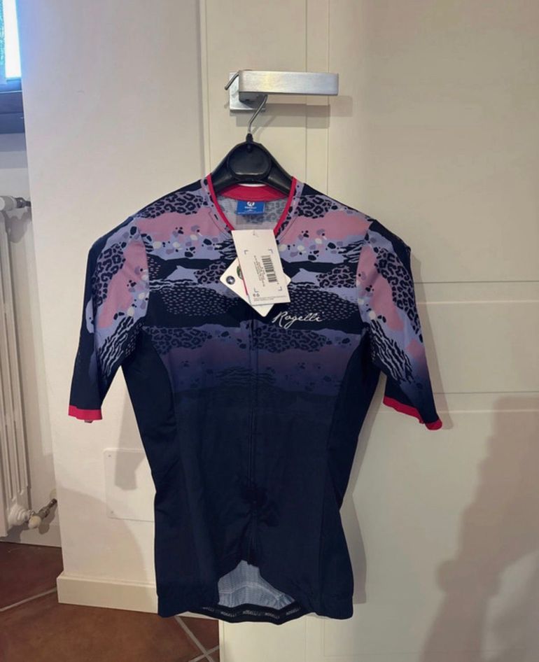 Used Rogelli Animal Jersey Woman 2025 bike — image 1 of 2