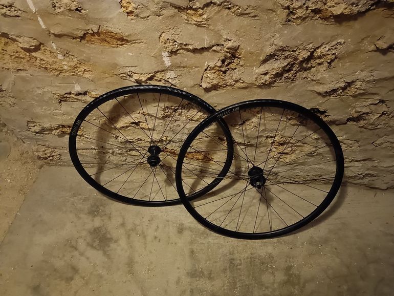 Used Dt Swiss LN Performance Disc Road Wheelset 700c 2023 bike — image 1 of 8