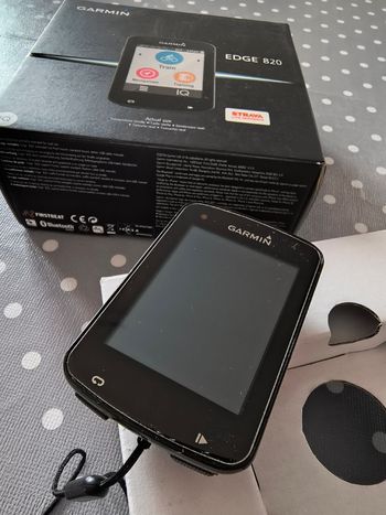 Used Garmin Edge 820 GPS Cycling Computer bike — image 1 of 8
