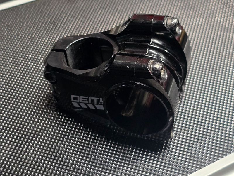 Tweedehands Deity Stem 35 2025 Cockpit