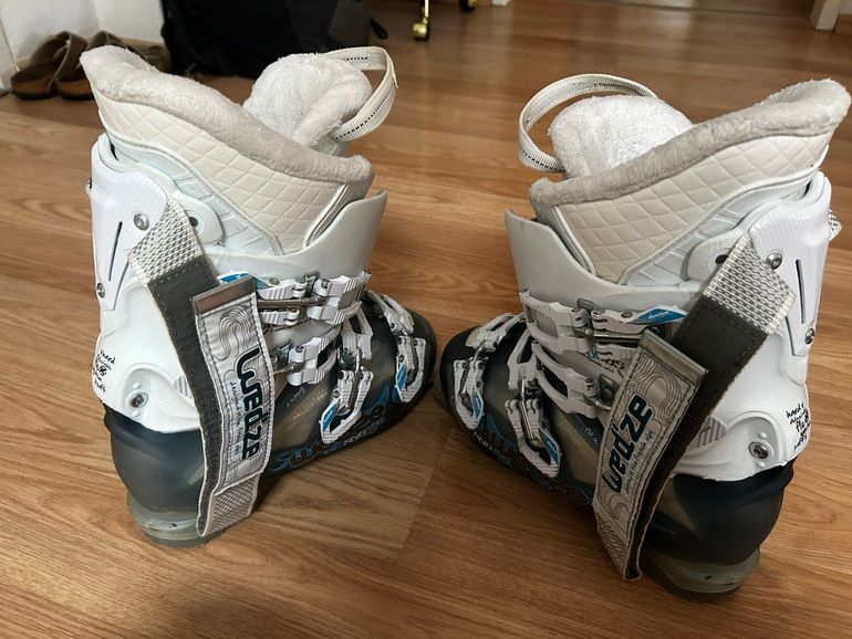 Used wedze Wedze ski boots for begginers bike — image 3 of 5