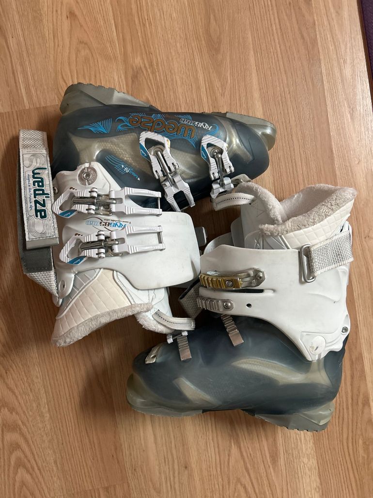 Used wedze Wedze ski boots for begginers bike — image 4 of 5