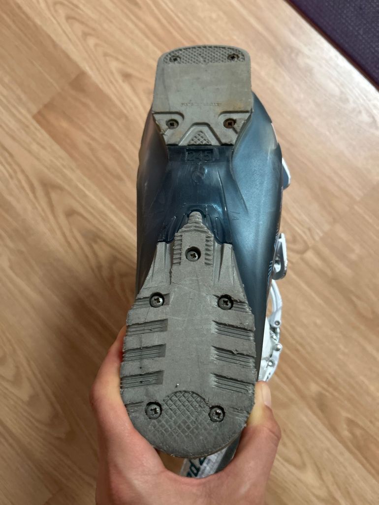 Used wedze Wedze ski boots for begginers bike — image 5 of 5