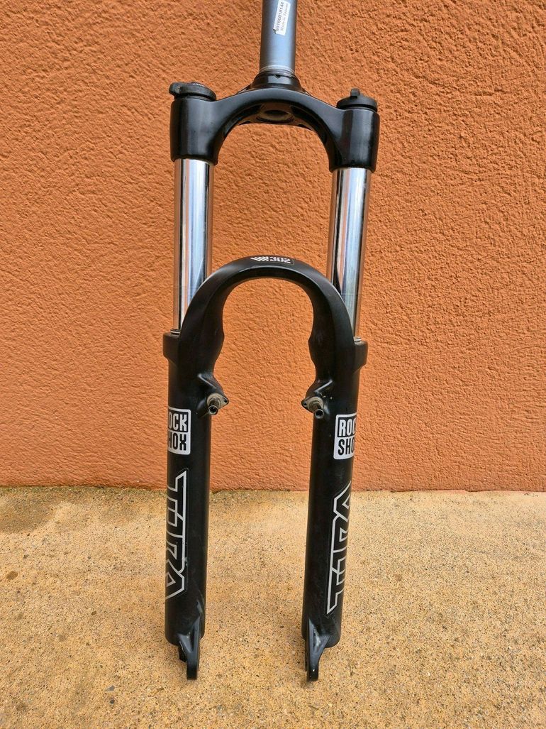 Used RockShox Tora 2012 bike — image 1 of 5