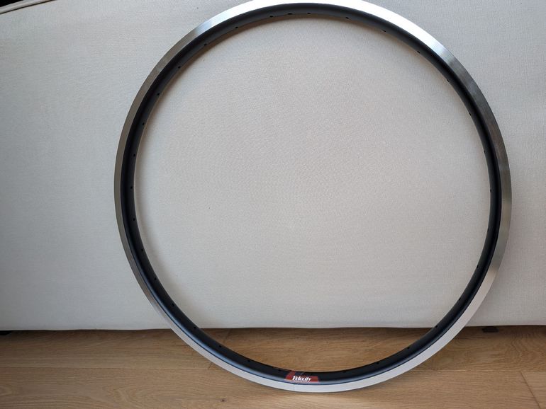 Used Velocity Cliffhanger 26 rim 2025 bike — image 1 of 3