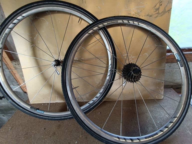 Used Shimano WH-R550 10 Vitesses bike — image 1 of 4