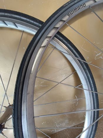 Used Shimano WH-R550 10 Vitesses bike — image 3 of 4
