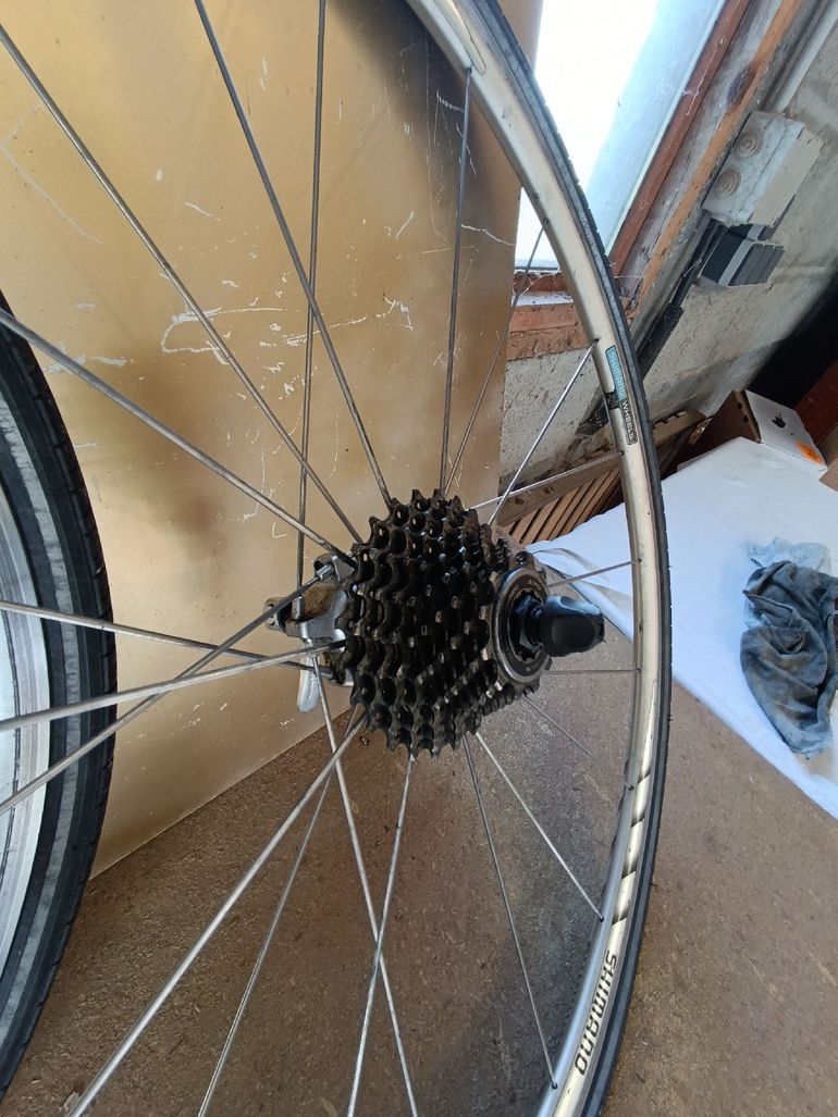 Used Shimano WH-R550 10 Vitesses bike — image 4 of 4