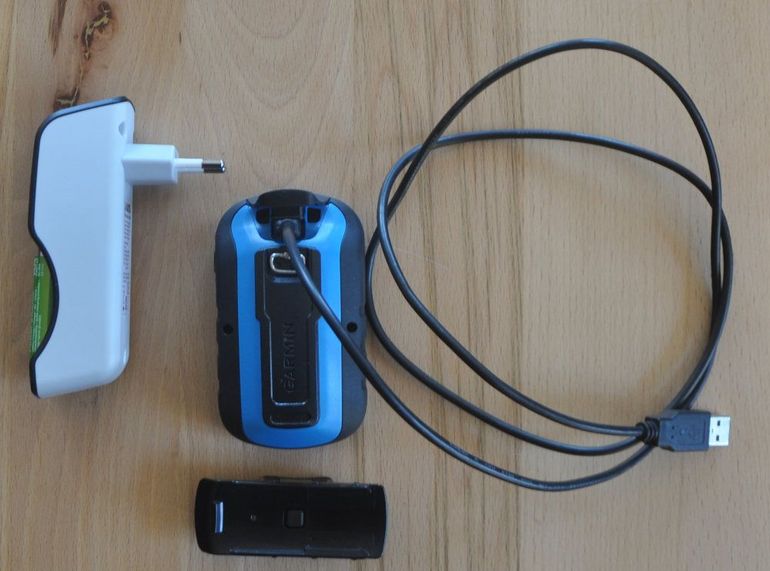 Used Garmin eTrex Touch 25 GPS Navigator bike — image 4 of 4