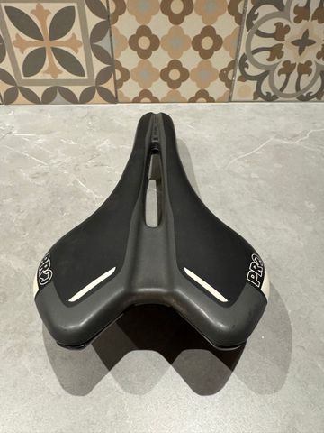 Used falcon Pro Flow CRMO 2024 bike — image 2 of 4