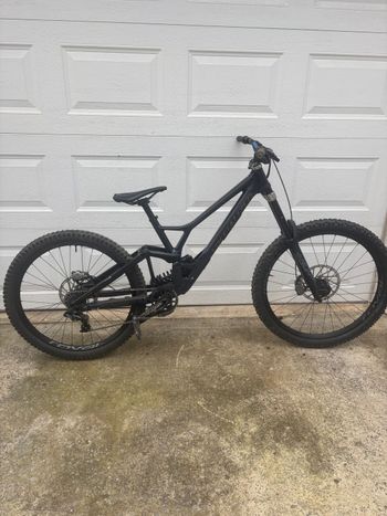 Used Specialized Demo Expert 2024 bike — image 2 of 5