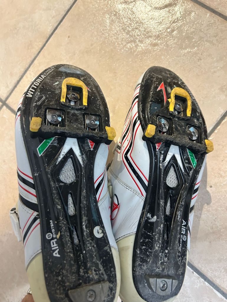 Used Vittoria Road Ultralight Carbon bike — image 4 of 6