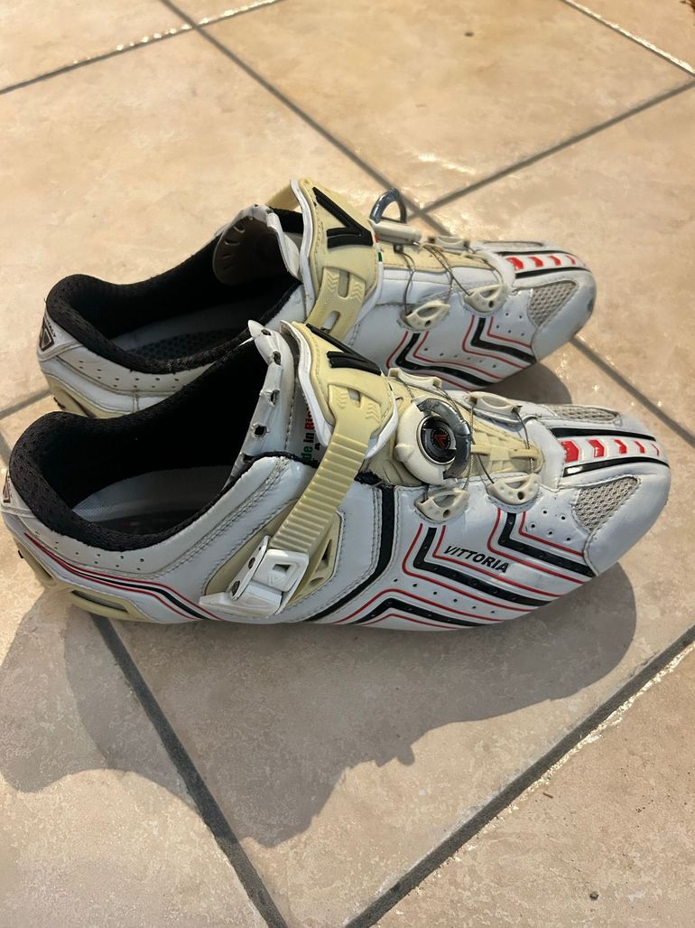 Used Vittoria Road Ultralight Carbon bike — image 3 of 6