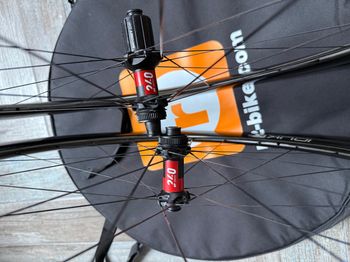 Używany Dt Swiss Wheelset 28" Duke, 240 bike — zdjęcie 4 z 7