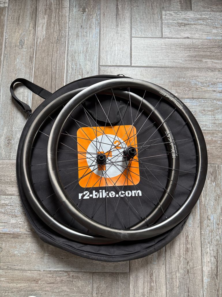 Używany Dt Swiss Wheelset 28" Duke, 240 bike — zdjęcie 2 z 7