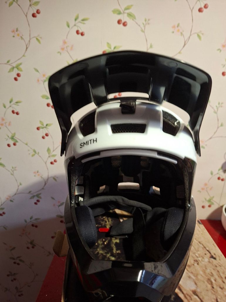 Used Smith Optics Mainline MIPS Helmet bike — image 1 of 6