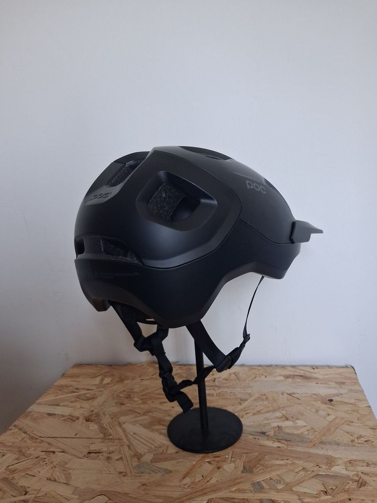 Used POC Axion 2023 bike — image 2 of 7