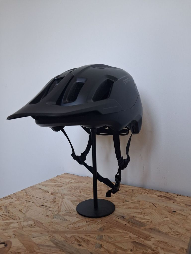 Used POC Axion 2023 bike — image 5 of 7