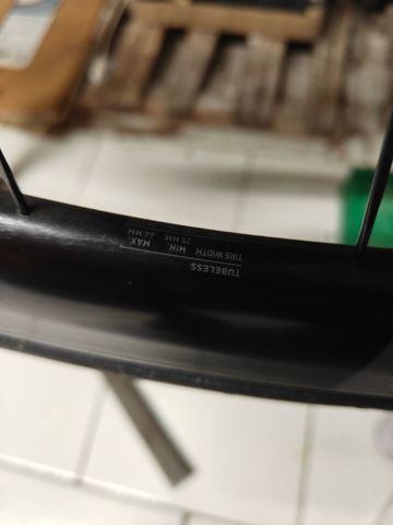 Brugt Dt Swiss 1400 2024 bike — billede 2 af 8