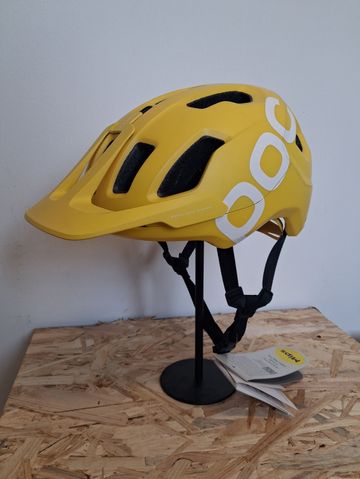 POC AXION RACE MIPS 2025 bike de segunda mano — imagen 6 de 7