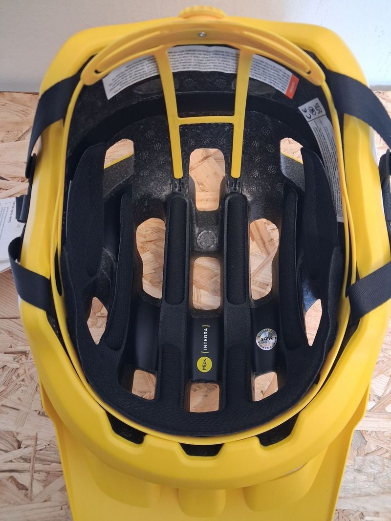 POC AXION RACE MIPS 2025 bike de segunda mano — imagen 7 de 7