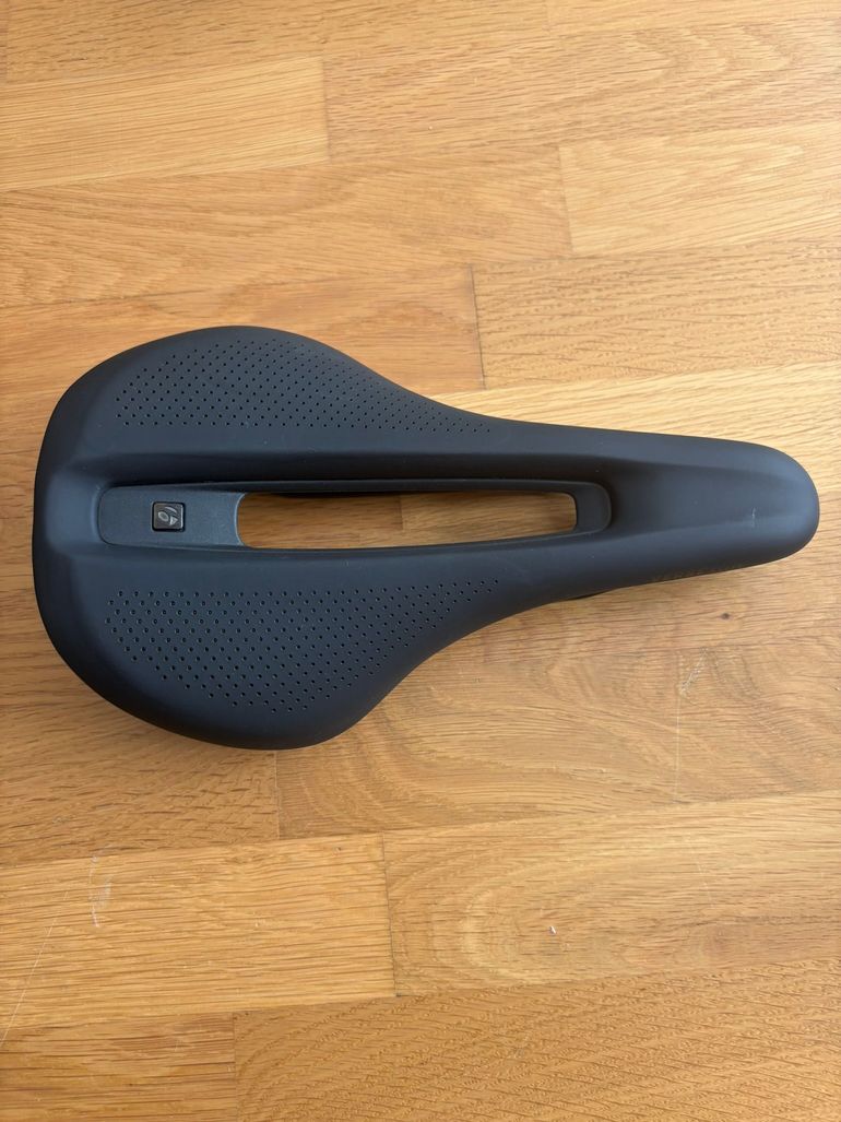 Used Bontrager Verse Elite Saddle 2026 bike — image 1 of 2