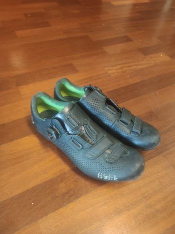 Used Fizik R5 bike — image 1 of 4