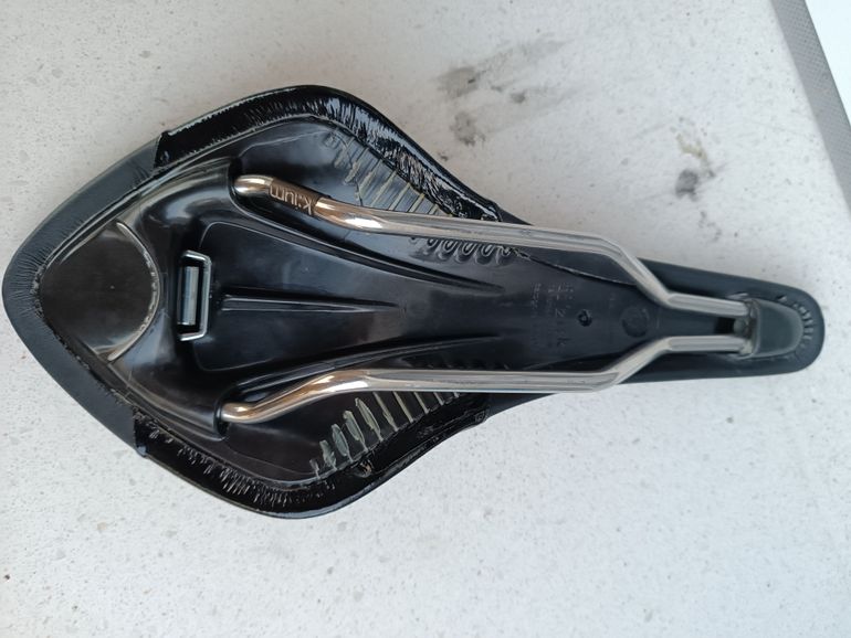 Used Fizik SELLA FI.ZI:K AIRONE V5 WING.FLEX bike — image 2 of 6