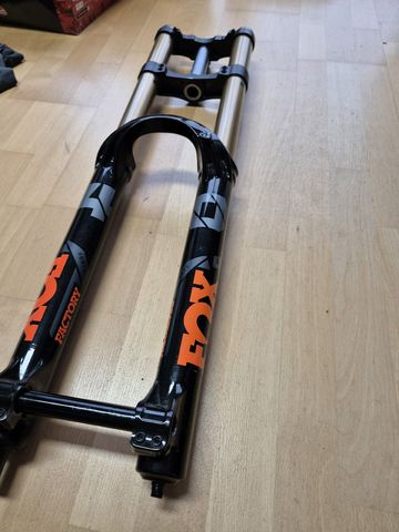 Used Fox 40 Fork 2025 bike — image 3 of 3