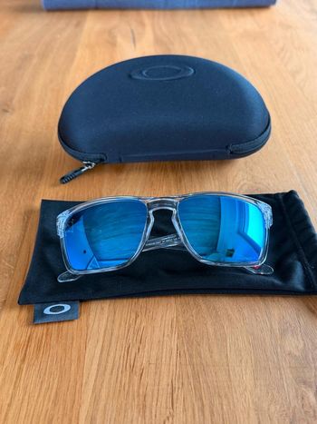 Oakley, Sylas