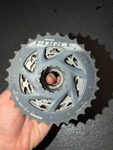 Sram Force Cassette 10-30 2023 Drivetrain & Pedals de segunda mano
