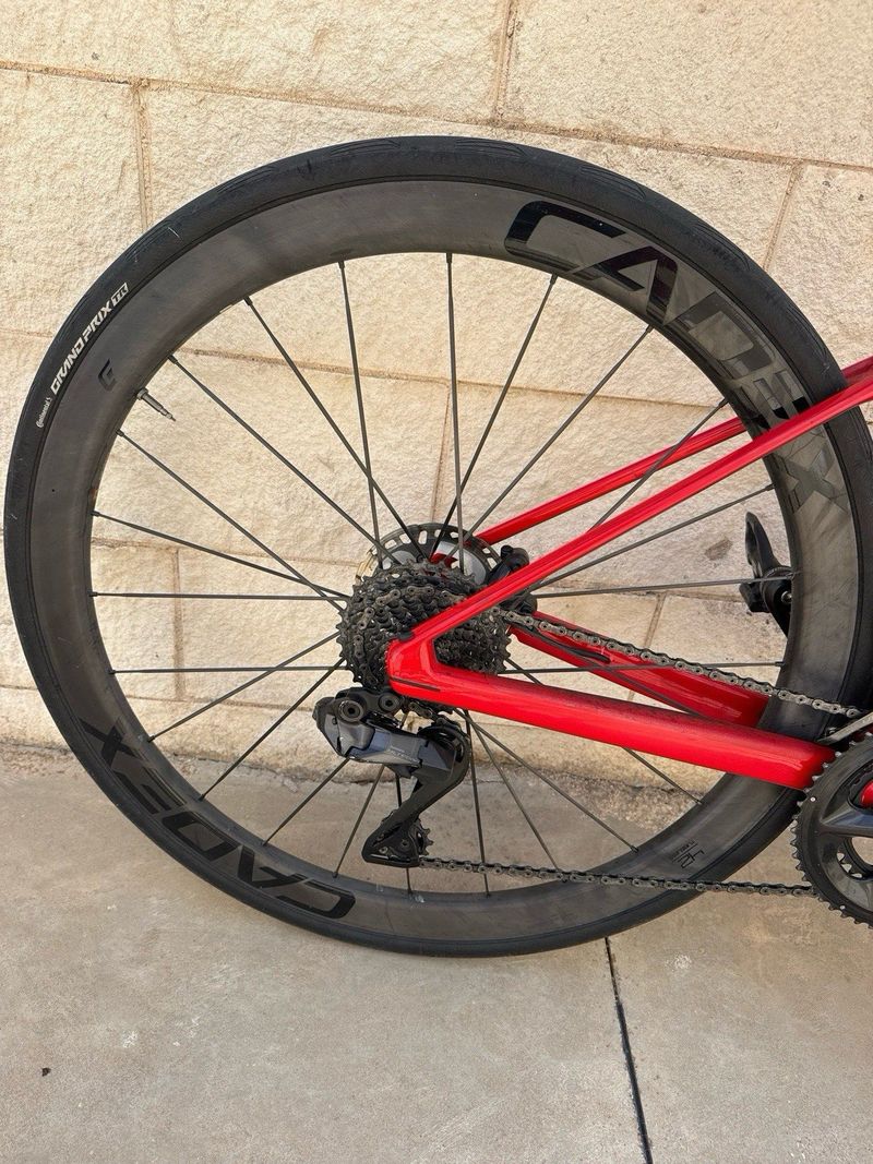 Used Cadex 42 DISC 2023 bike — image 9 of 9
