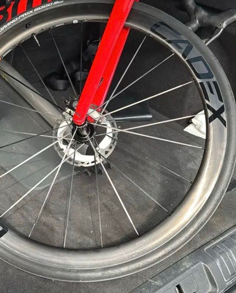 Used Cadex 42 DISC 2023 bike — image 4 of 9