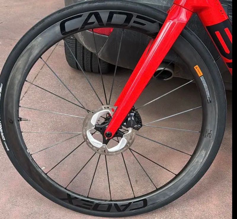 Used Cadex 42 DISC 2023 bike — image 3 of 9
