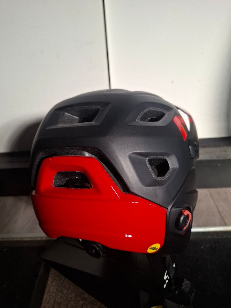 Used MET Parachute 2025 Cycling Accessories