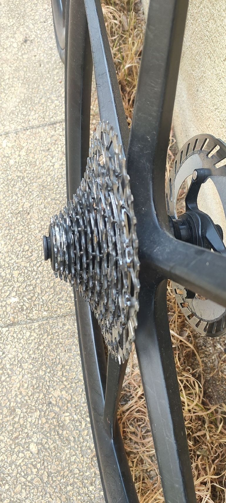 Used S1neo Roues carbone Graal 6 rayons 700 Route/Gravel + pneus Continental + disques Ultegra + cassette SRAM 2025 bike — image 3 of 6