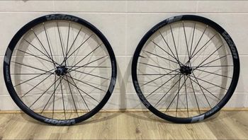 Used Vision Team 30 Disc tubeless ready 2023 bike — image 1 of 4