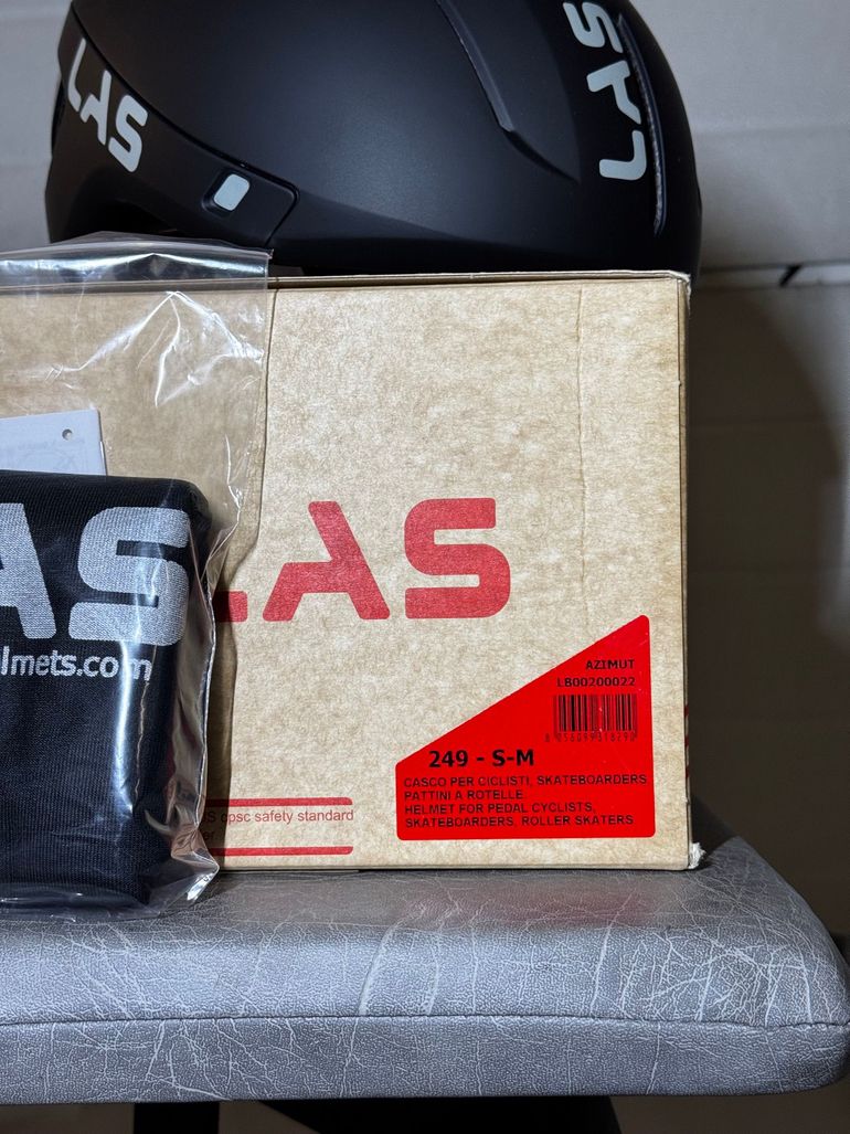 Used Las helmets casco bici da strada 2024 bike — image 8 of 8