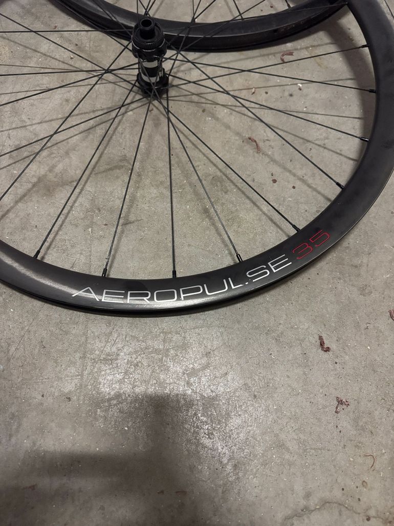 Used Racefactory AeroPulse 35 2022 bike — image 3 of 5