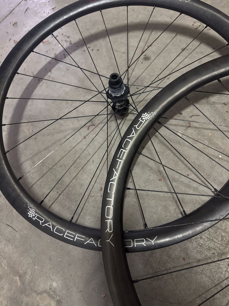 Used Racefactory AeroPulse 35 2022 bike — image 4 of 5