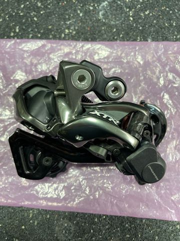 Gebrauchtes Shimano XTR RD-M9050 Di2 11-speed 2016 Drivetrain & Pedals